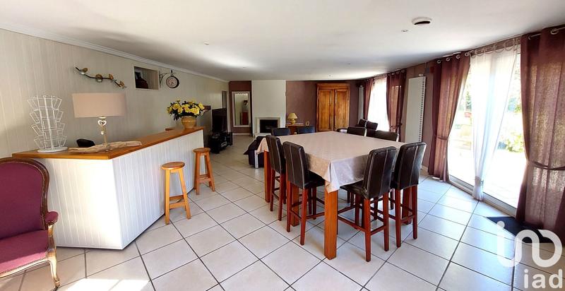 Maison - 290 m² - 8 pièces