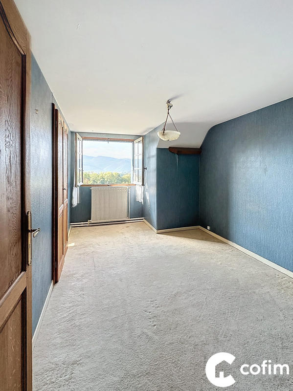 Maison - 260 m² - 7 pièces