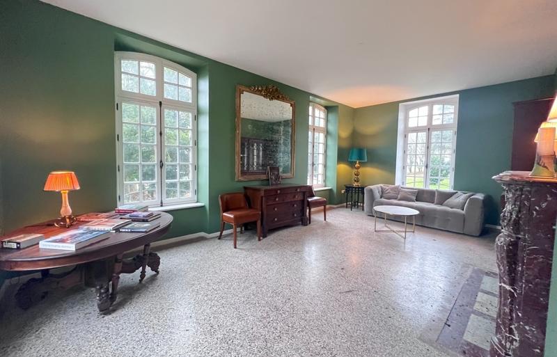 Château - 537 m² - 14 pièces