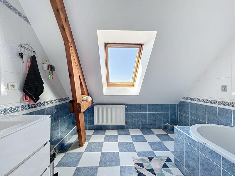 Maison traditionnelle - 160 m² - 6 pièces