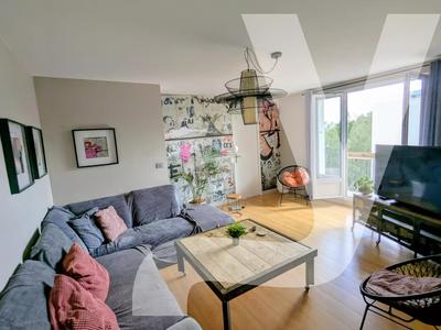 Appartement - 117 m² - 6 pièces