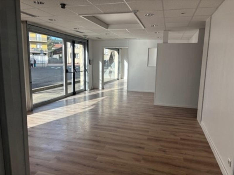 Local commercial - 83 m²