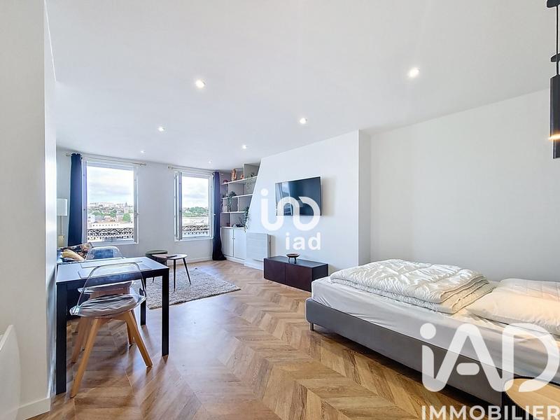 Studio - 40 m² - 1 pièce