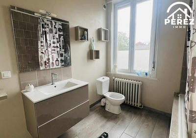 Maison - 213 m² - 7 pièces