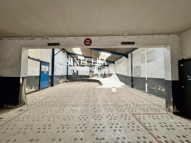 Local commercial - 1 087 m²