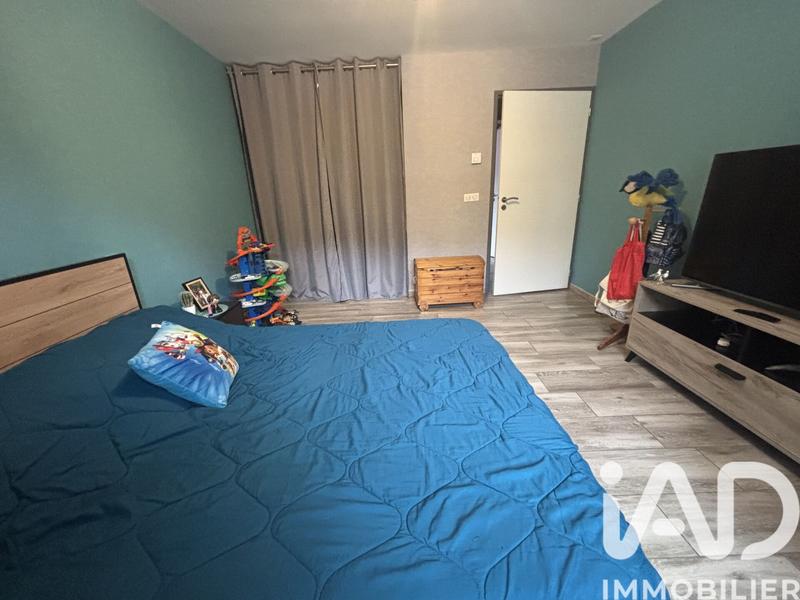 Maison - 220 m² - 8 pièces