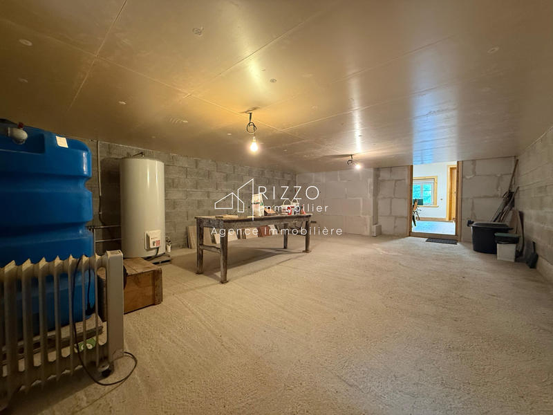 Maison - 196 m² - 8 pièces