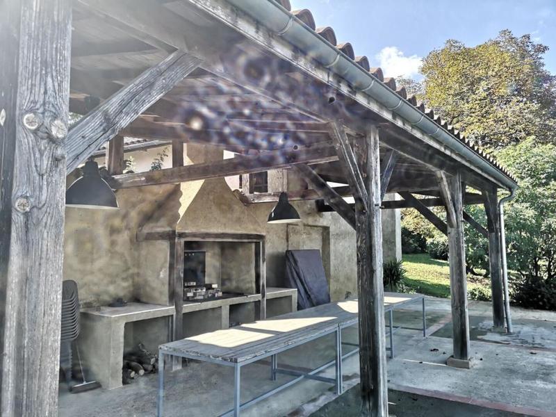 Propriété - 470 m² - 16 pièces