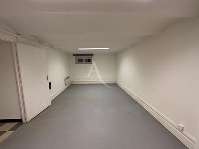 Local d'activité / Entrepôt - 99 m²