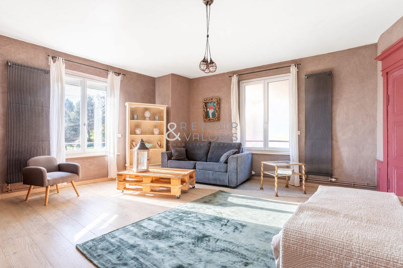 Maison - 395 m² - 10 pièces