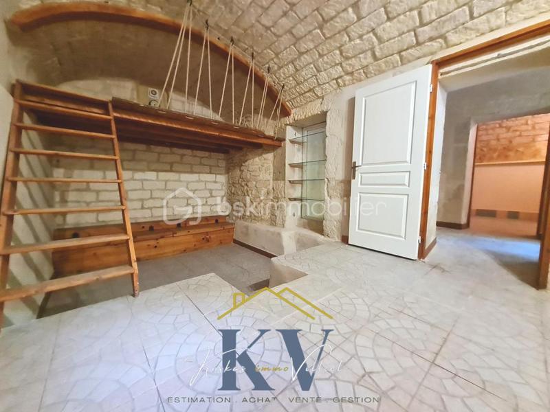 Studio - 86 m² - 5 pièces