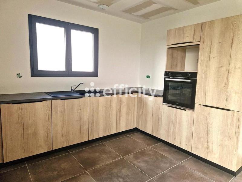 Maison - 88 m² - 4 pièces