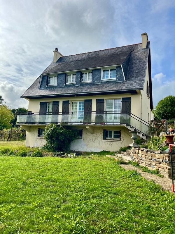 Maison - 166 m² - 8 pièces