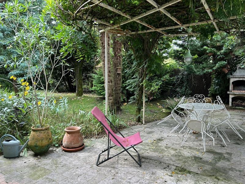 Maison - 200 m² - 8 pièces