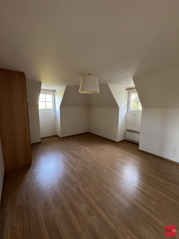 Maison contemporaine - 237 m² - 11 pièces