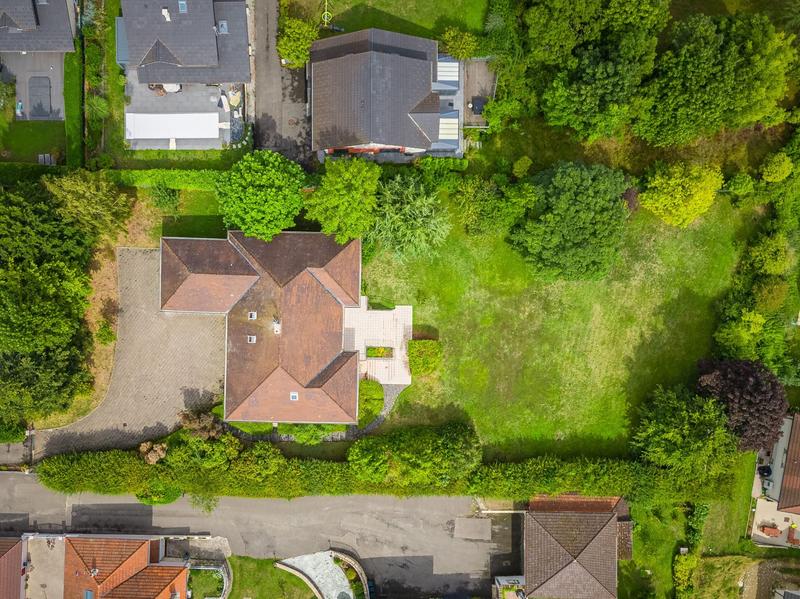 Maison - 304 m² - 9 pièces