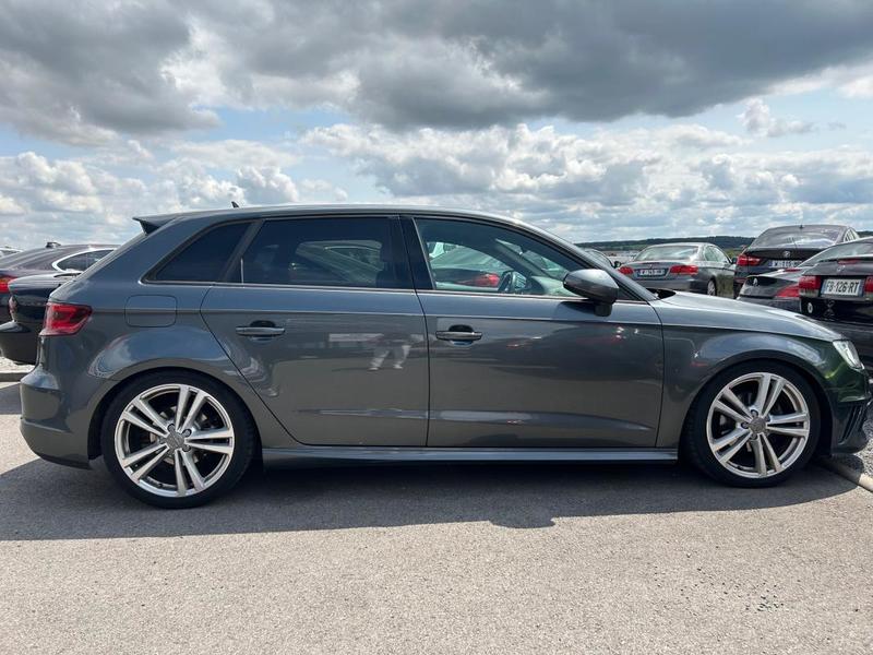 Audi A3 sportback 2.0 Tdi 150 s line s tronic 6