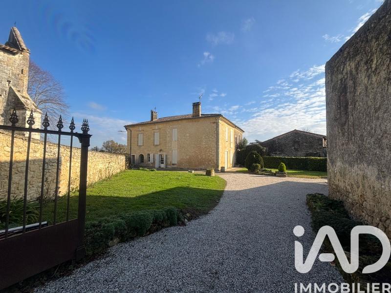 Maison - 185 m² - 9 pièces