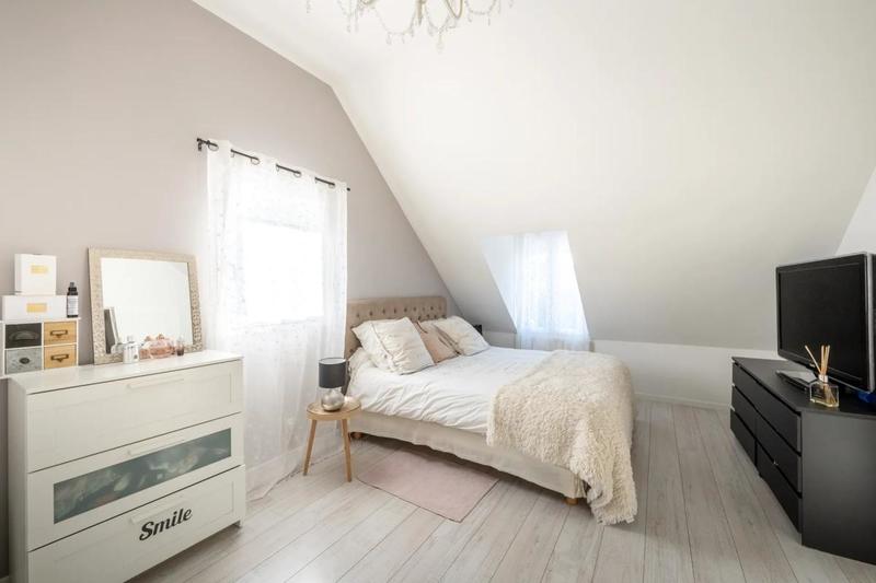 Maison - 185 m² - 7 pièces