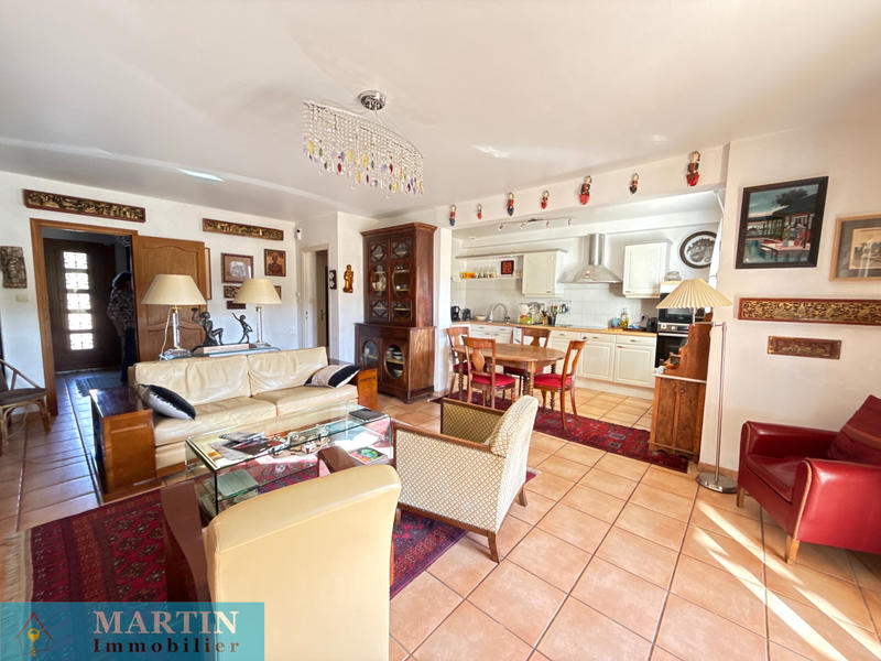 Maison - 186 m² - 7 pièces