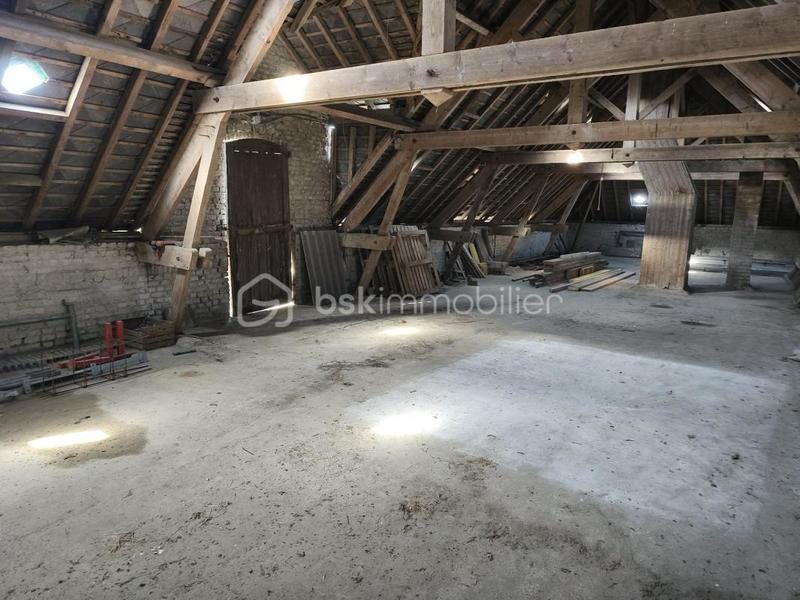 Corps de ferme - 210 m² - 2 pièces