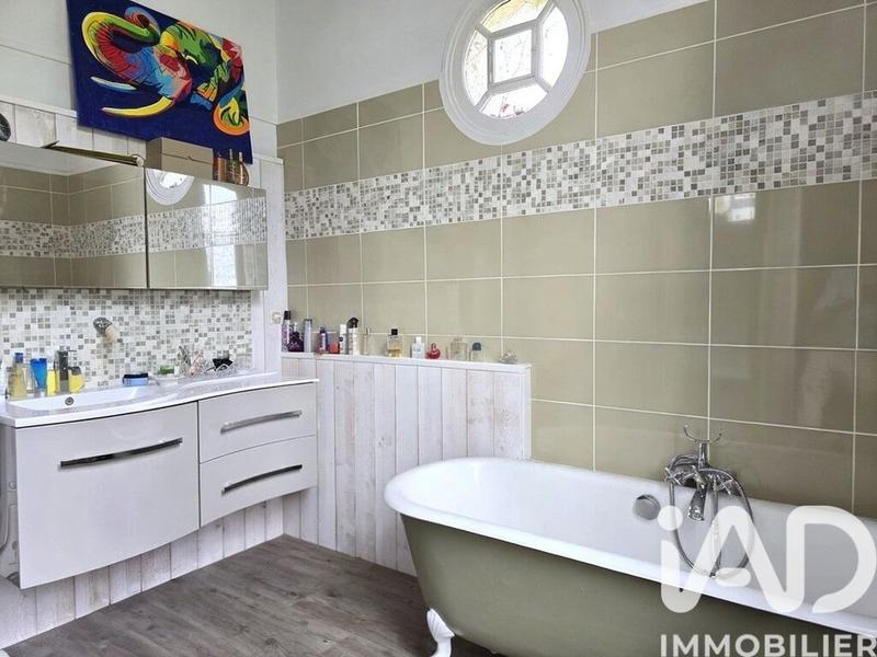 Maison - 291 m² - 12 pièces