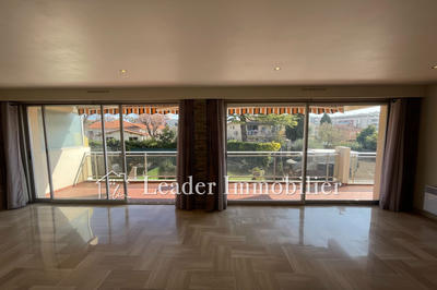 Appartement - 82 m² - 3 pièces