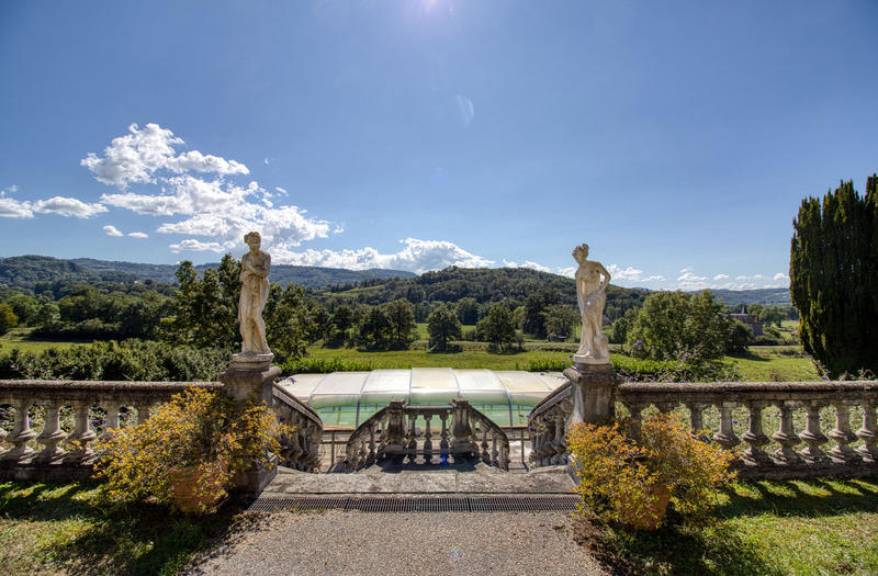 Château - 660 m² - 12 pièces