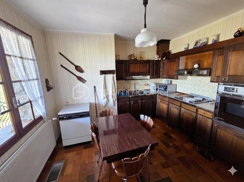 Maison traditionnelle - 163 m² - 6 pièces