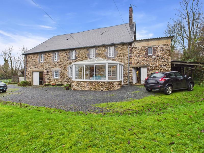 Maison - 111 m² - 6 pièces