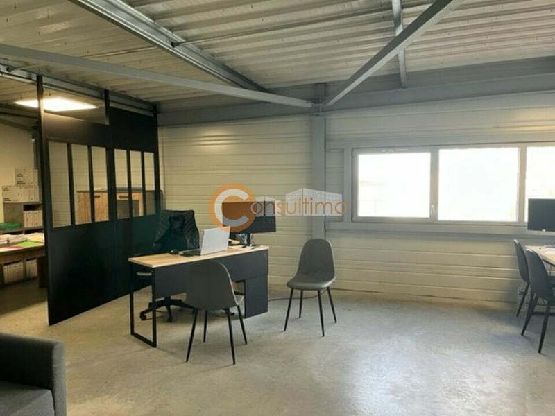 Local d'activité / Entrepôt - 258 m²