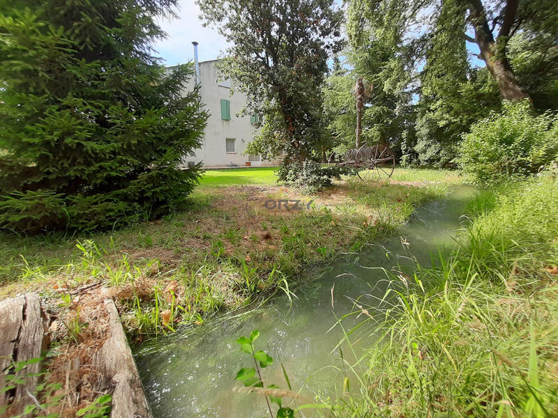 Mas - 270 m² - 7 pièces