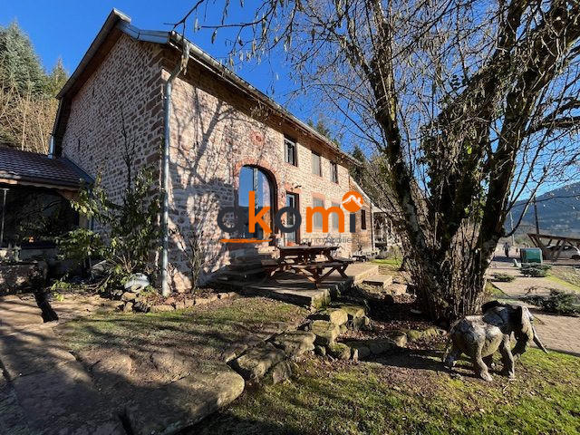 Maison - 203 m² - 10 pièces