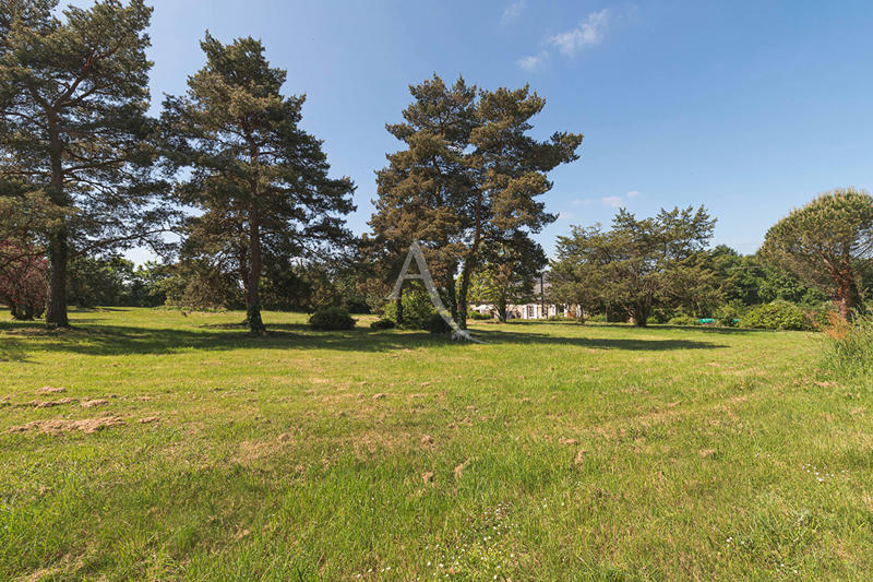 Maison - 228 m² - 8 pièces