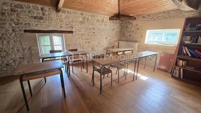 Propriété - 400 m² - 16 pièces