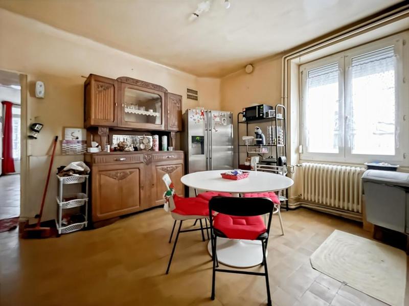 Maison - 121 m² - 7 pièces