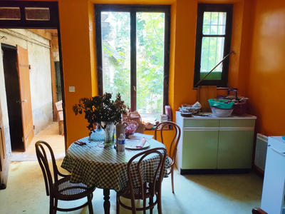 Maison - 330 m² - 8 pièces