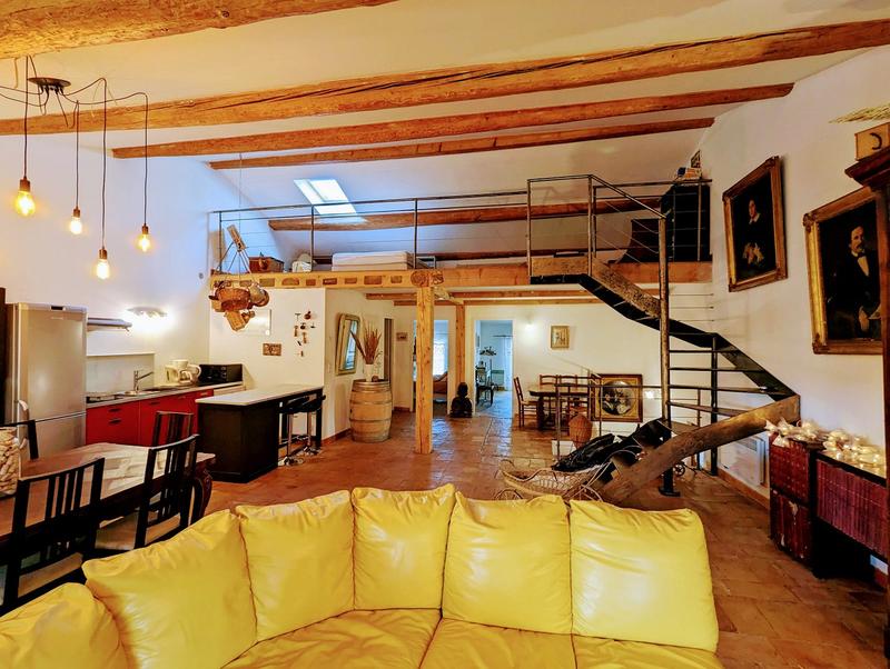 Maison - 250 m² - 8 pièces