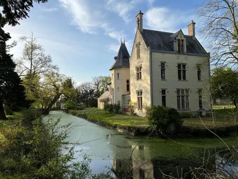Château - 900 m² - 25 pièces