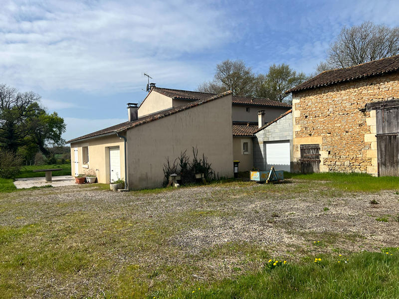 Maison - 213 m² - 4 pièces