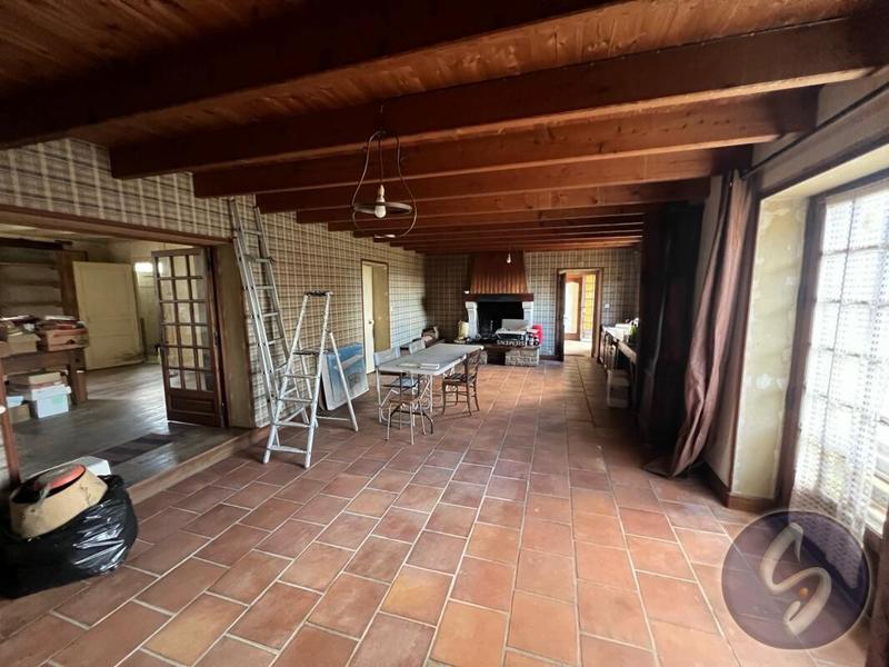 Maison - 214 m² - 7 pièces