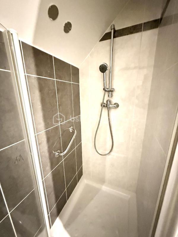 Appartement - 90 m² - 5 pièces