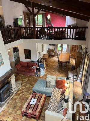 Maison - 280 m² - 9 pièces