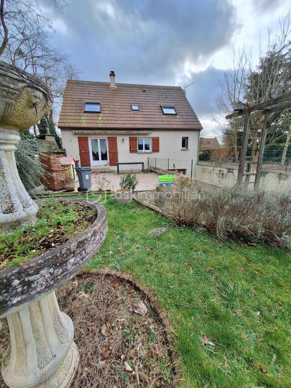 Maison traditionnelle - 130 m² - 6 pièces