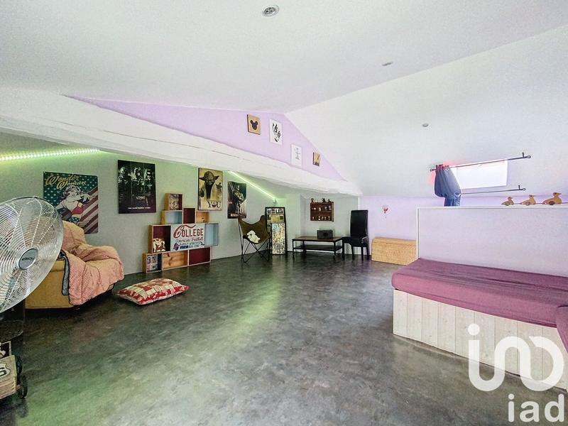 Maison - 225 m² - 8 pièces