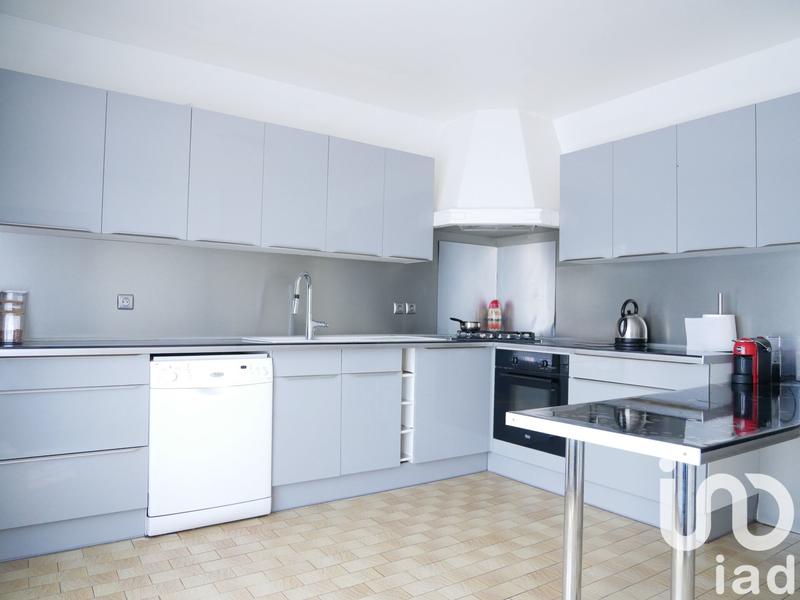 Maison - 220 m² - 9 pièces