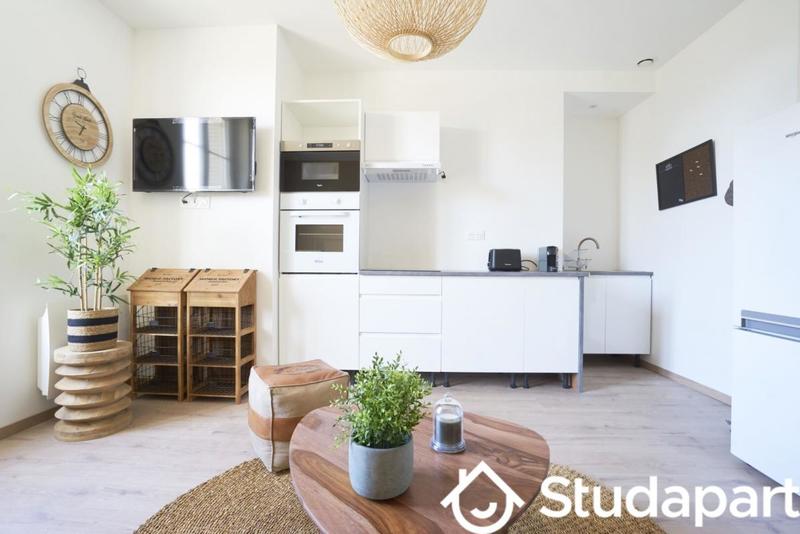 Chambre - 9 m² - 1 pièce