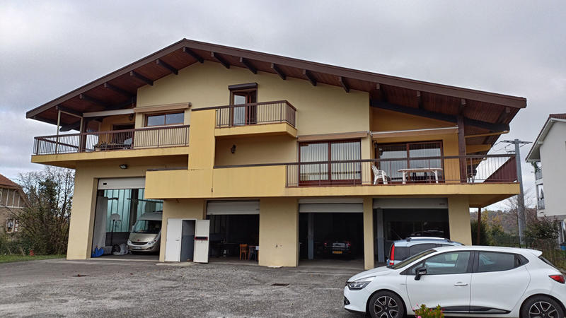 Loft - 130 m² - 4 pièces