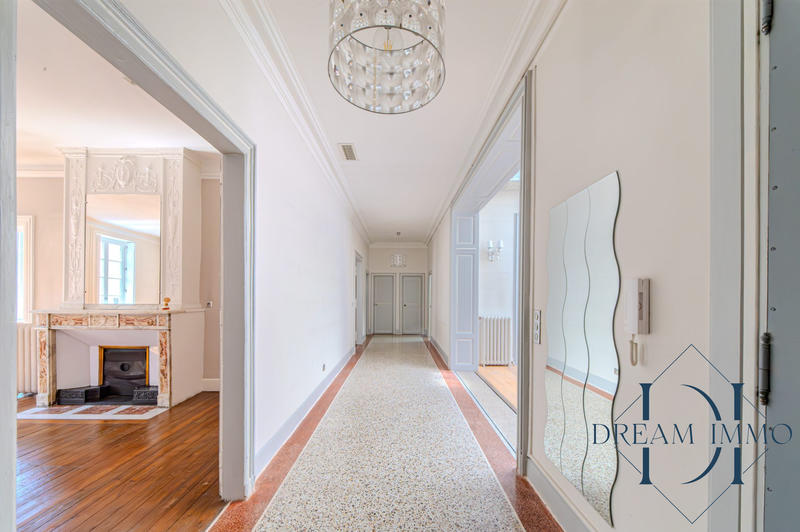 Appartement - 189 m² - 4 pièces