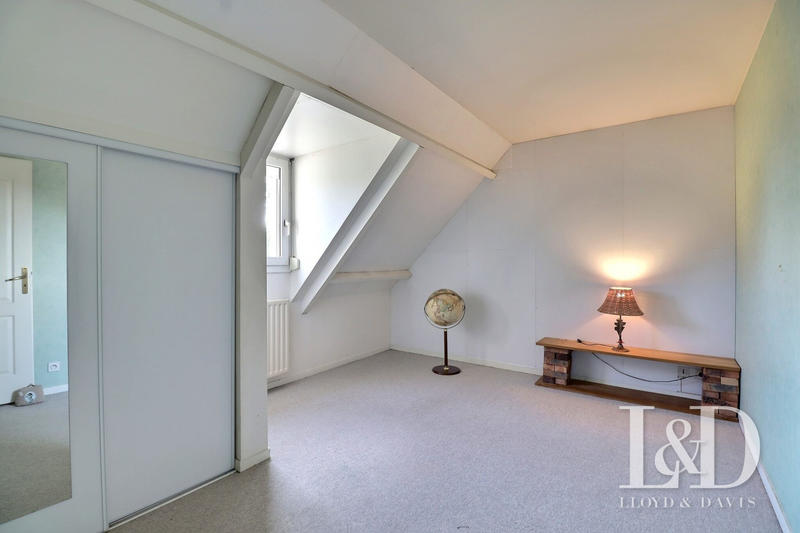 Maison contemporaine - 230 m² - 9 pièces